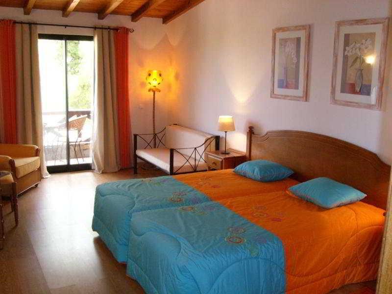 Hotel Quinta Do Serrado Vila Baleira  Room photo