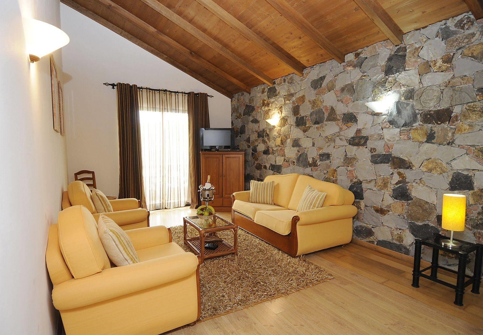 Hotel Quinta Do Serrado Vila Baleira  Exterior photo